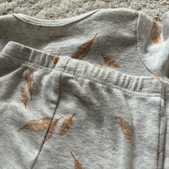 Carter’s 3m 4pc set - Picture 4 of 4